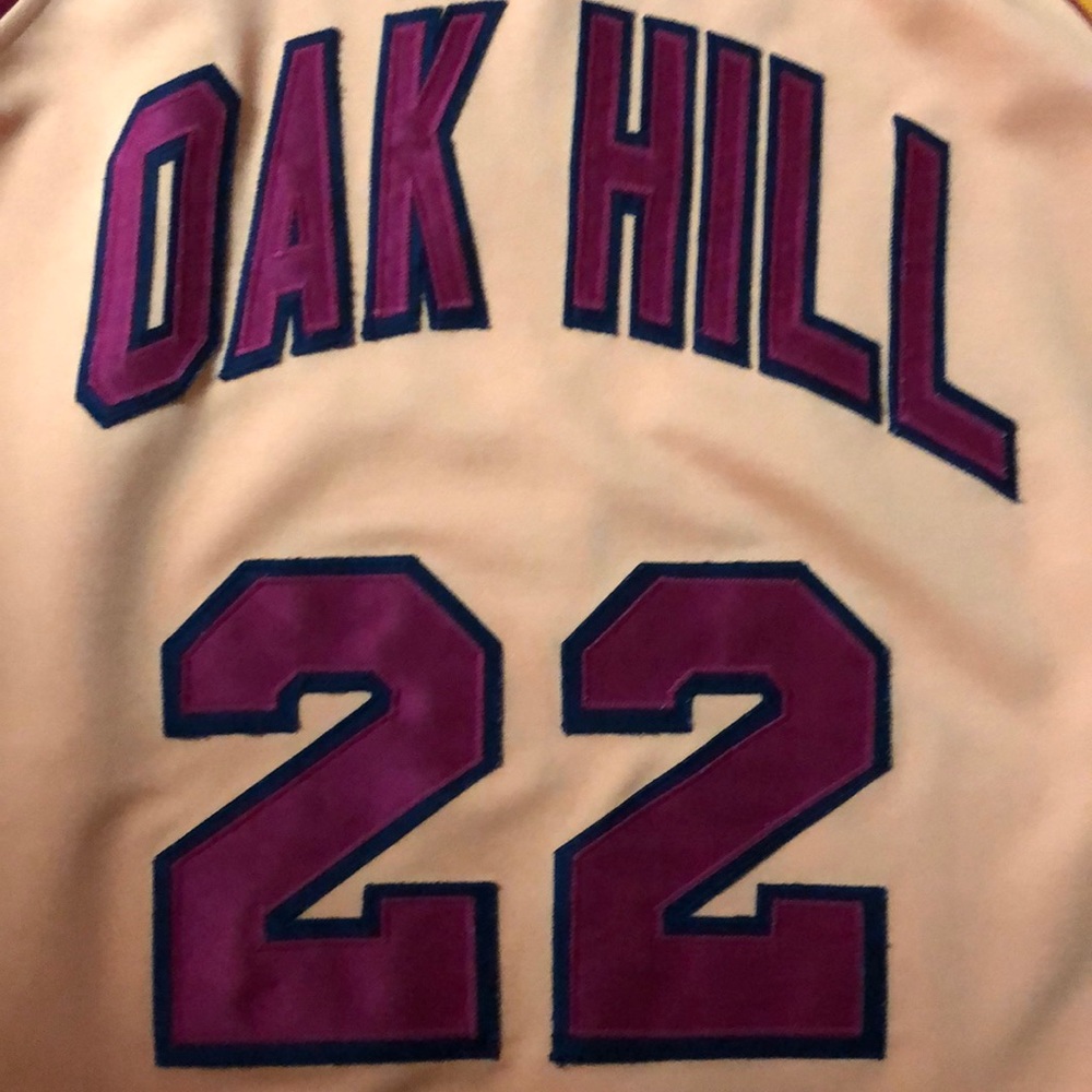 Carmelo Anthony high school jersey. Oak Hill - Picture 5 of 5